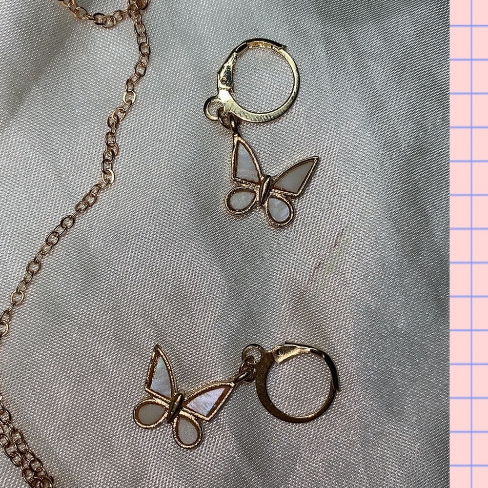 Butterfly Necklace & Earrings Set - Picture 9 of 11